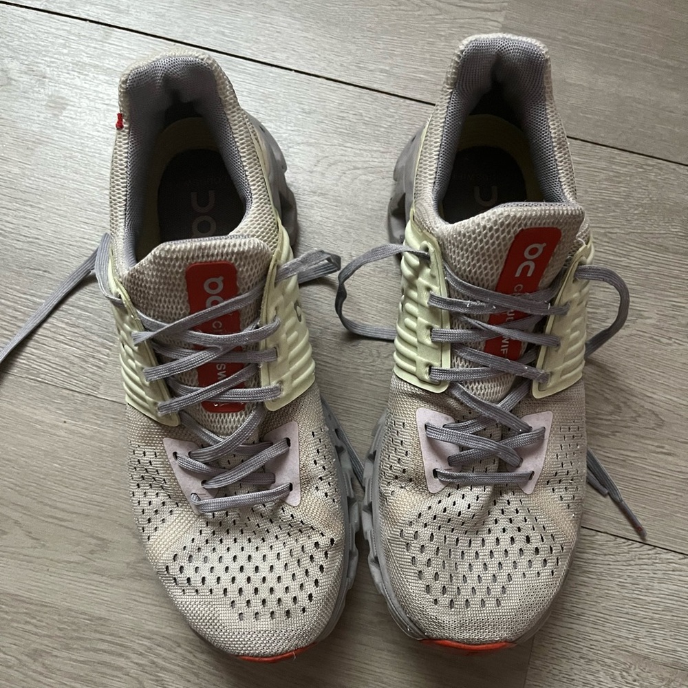 ON RUNNING CLOUDSWIFT